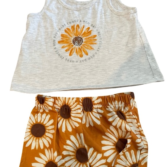 Bundle of 4 girls items 5T - Picture 2 of 4